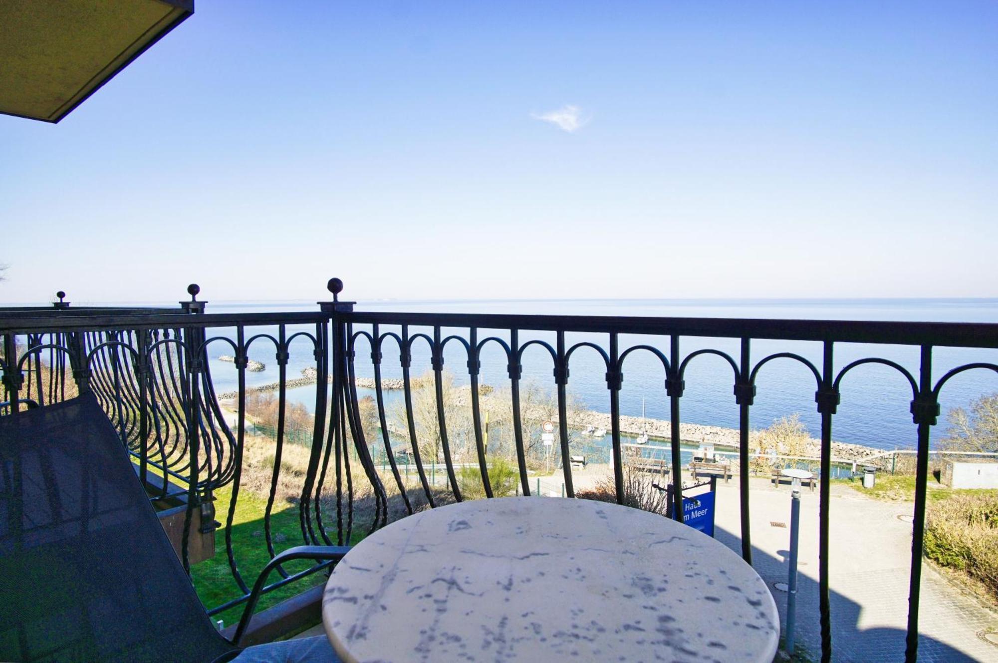 Ferienwohnung Mit Traumhaftem Meerblick - Haus Am Meer Fewo 07 Lohme Luaran gambar